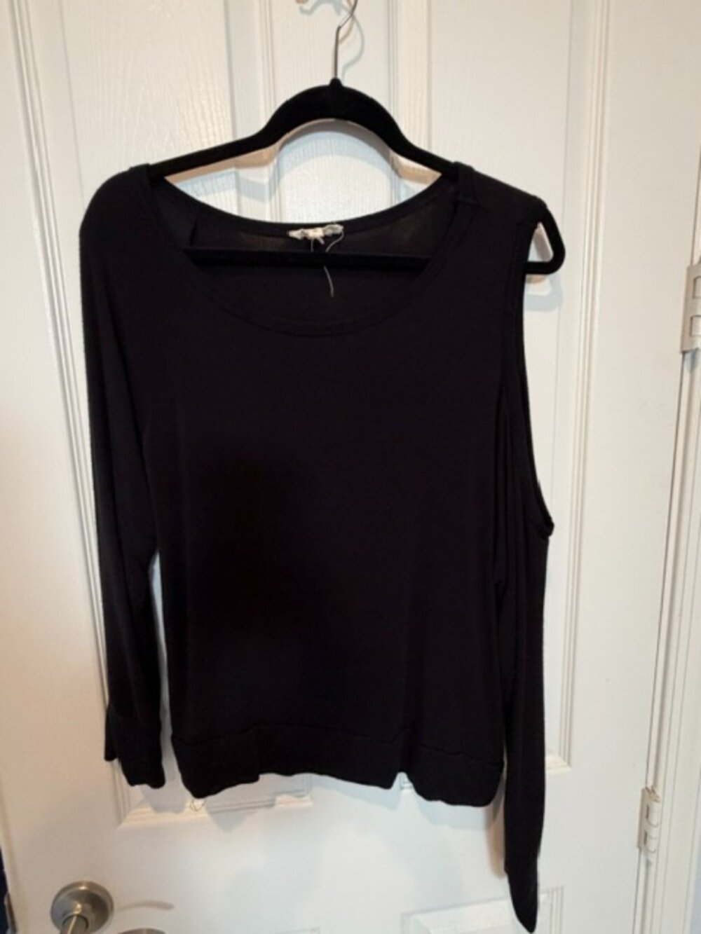 Elan Black Cold Shoulder Long Sleeve Top Size Medium